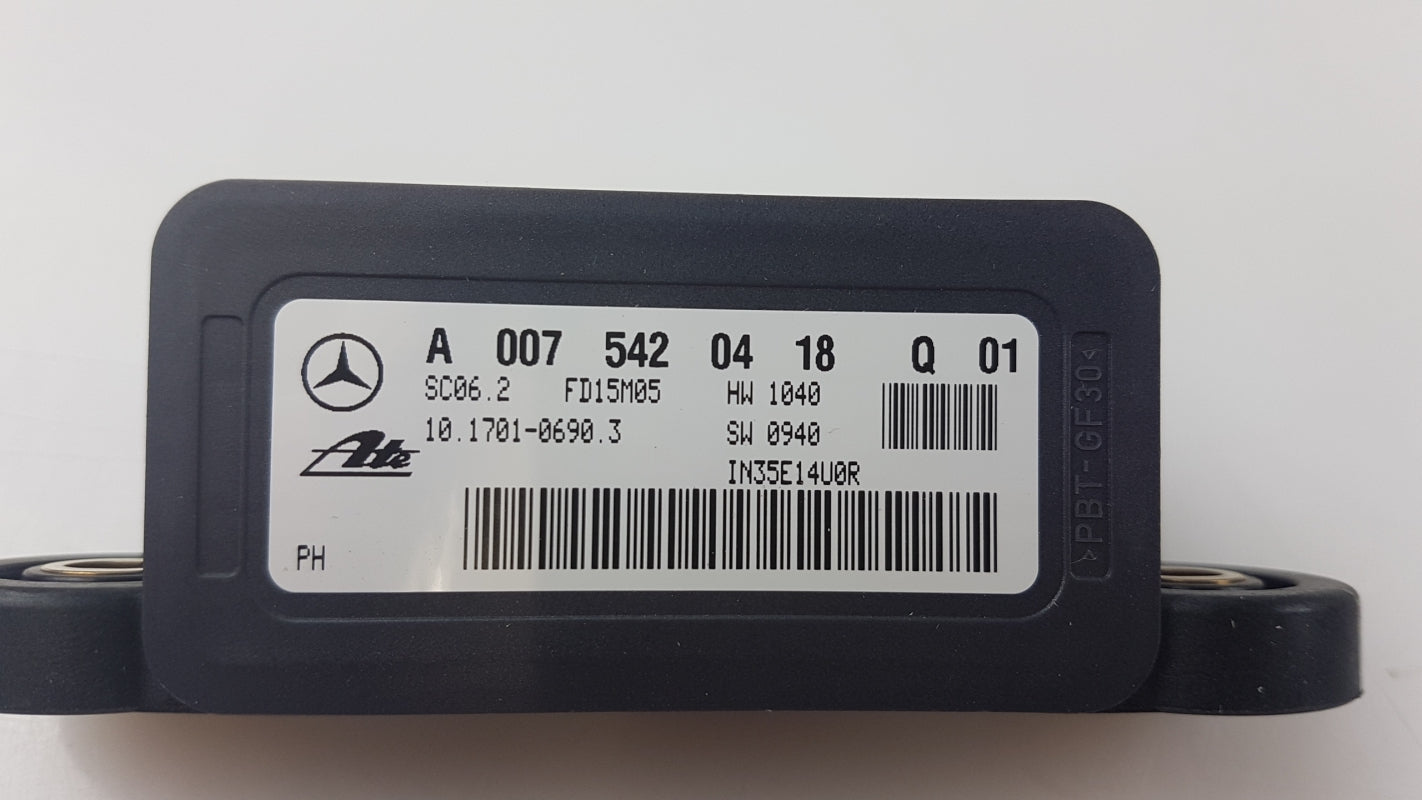Original MERCEDES-BENZ W204 GLK X204 Querbeschleunigungssensor A0075420418