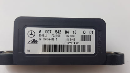 Original MERCEDES-BENZ W204 GLK X204 Querbeschleunigungssensor A0075420418