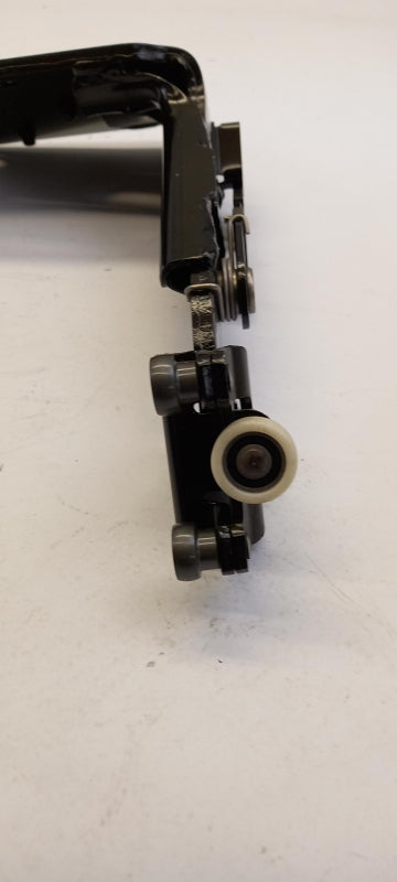 Original OPEL Movano-B Schiebetür Rollenführung unten rechts 95526290