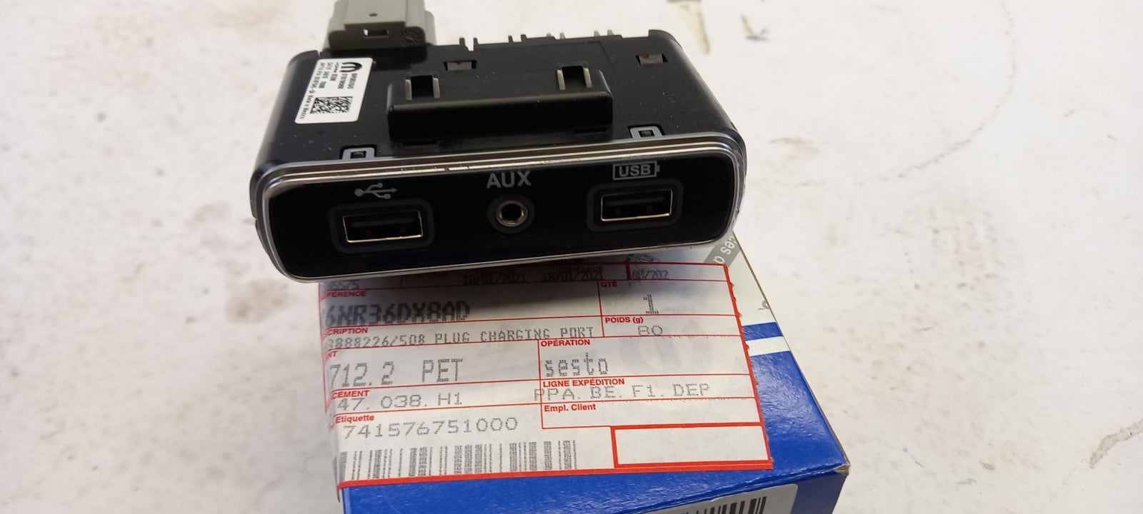 Original OE FIAT USB/AUX Buchse K6NR36DX8AD