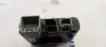 Original OE FIAT USB/AUX Buchse K6NR36DX8AD