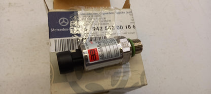 Original MERCEDES-BENZ 1823L-1833L 2528L-2533L Druckschalter A942542001864