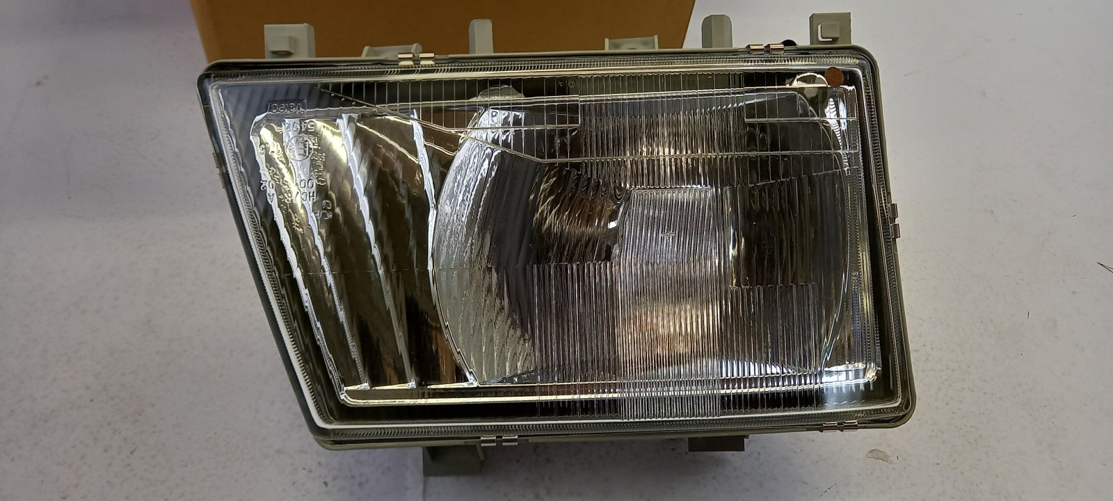 Original MITSUBISHI Canter FE5 FE6 Hauptscheinwerfer Frontlicht rechts MK486506