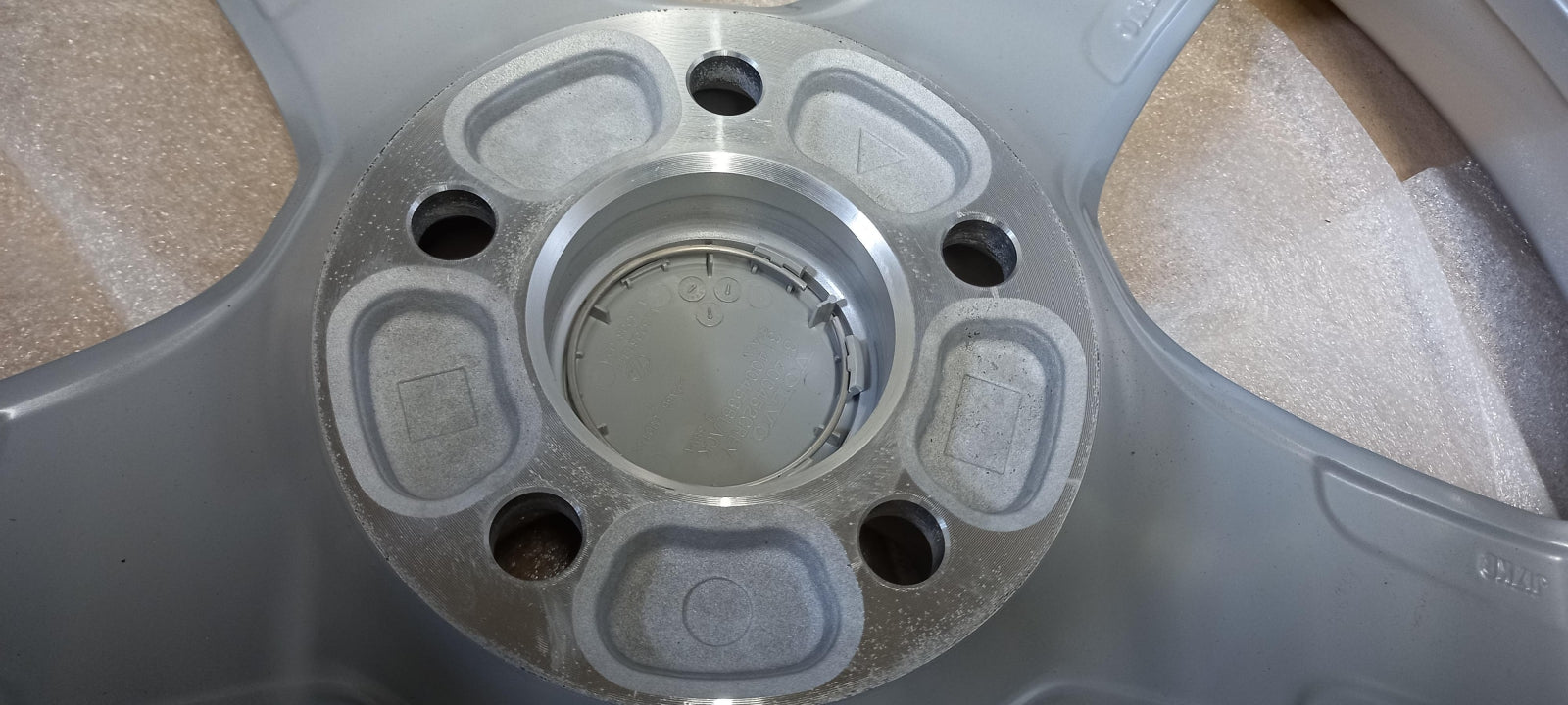Original VOLVO XC90 Vulcanis Alufelge 8Jx19 ET:49 30789046