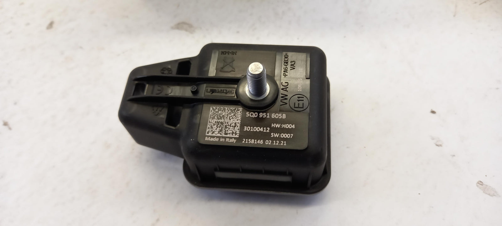 Original AUDI A5 A6 Q7 Q8 VW Touareg Tiguan ID.7 SKODA Karoq Sirene 5Q0951605B