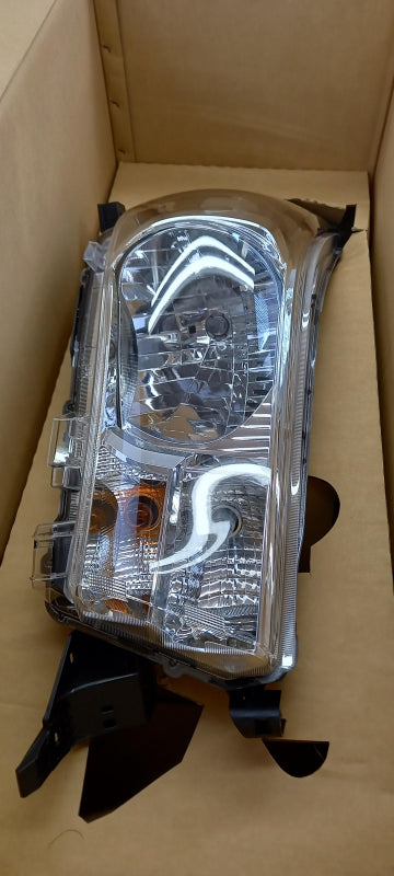 Original TOYOTA Hilux 15-20 Hauptscheinwerfer Frontlicht rechts 811100K692