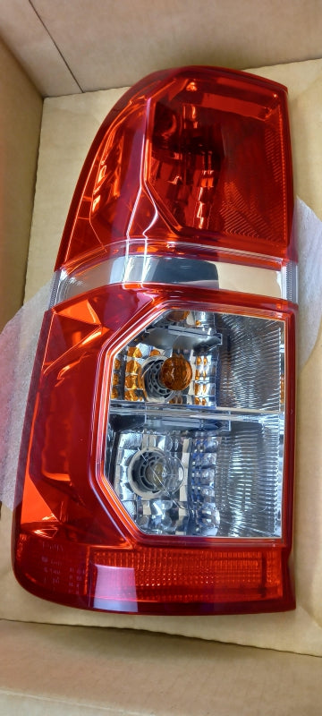 Original TOYOTA Hilux 11-15 Heckleuchte Rücklicht links 815600K150
