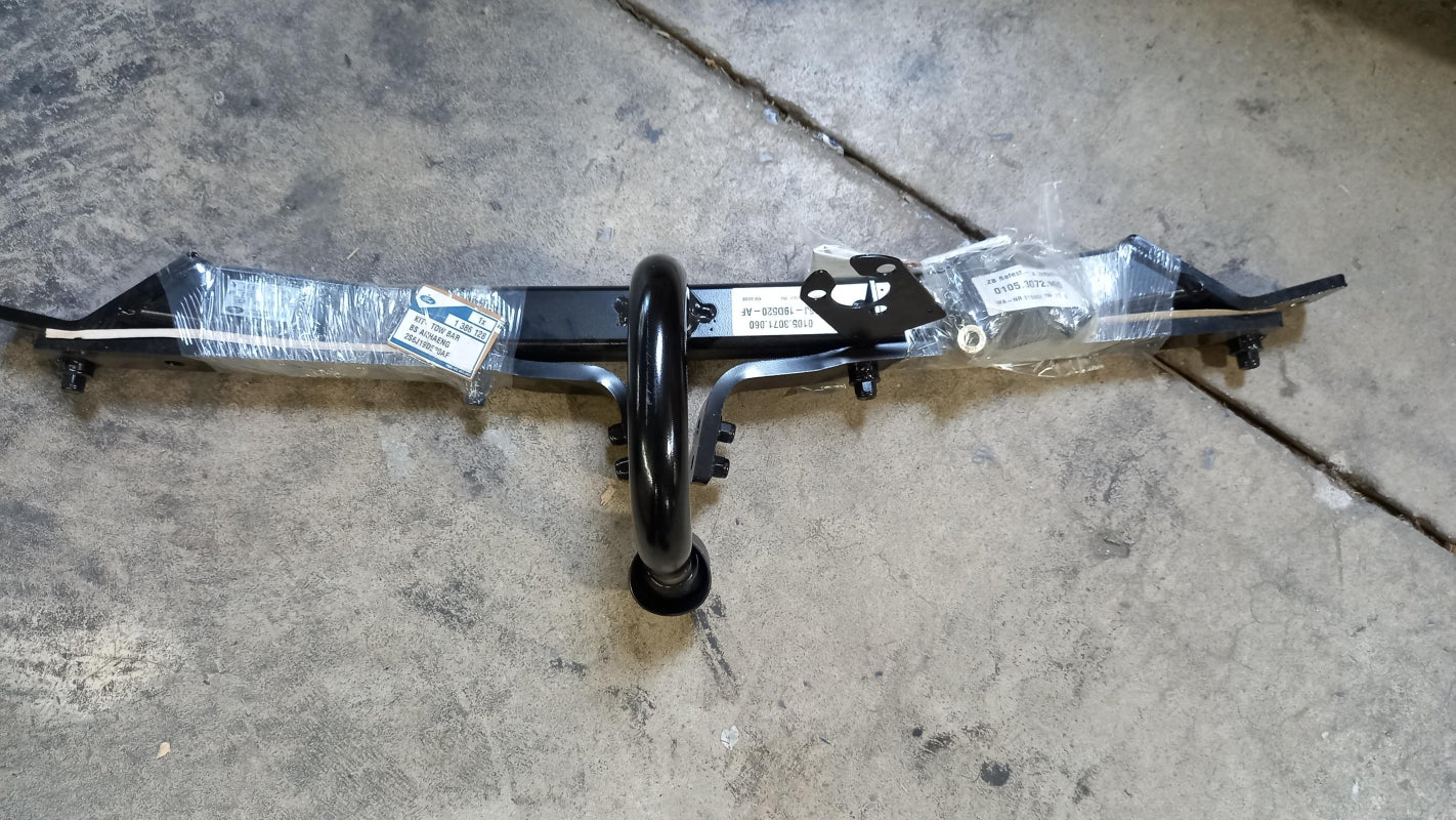 Original FORD Fiesta V Fusion 02-12 Anhängerkupplung 1386128