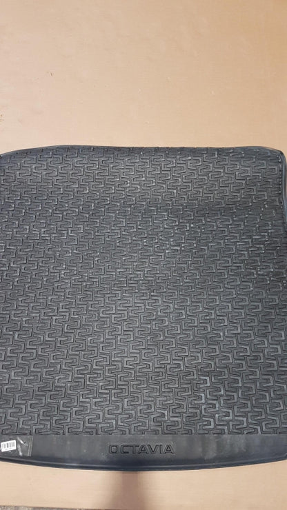 Original OE Volkswagen Kofferraummatte 5E5061160