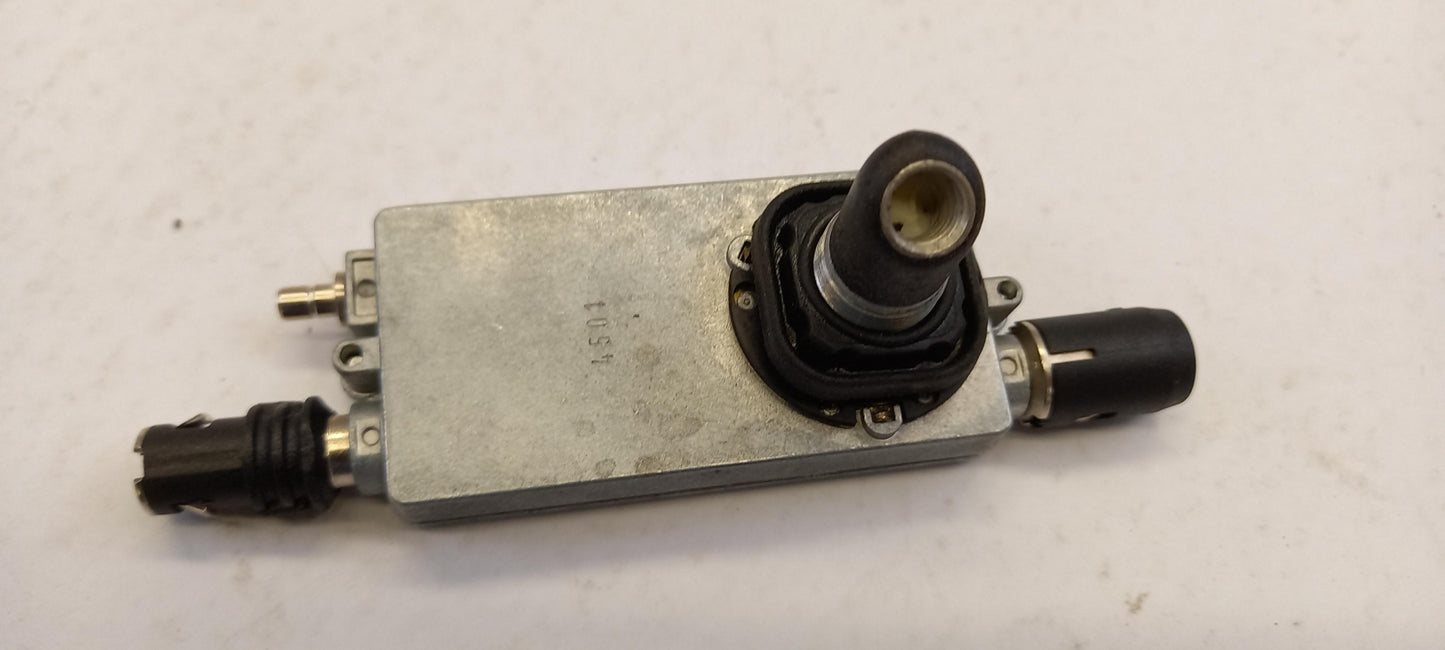 Original OE Volkswagen Antennenfuss 4B9035501C