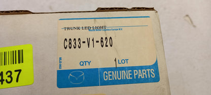 Original OE MAZDA Kofferraum Licht C833V1620