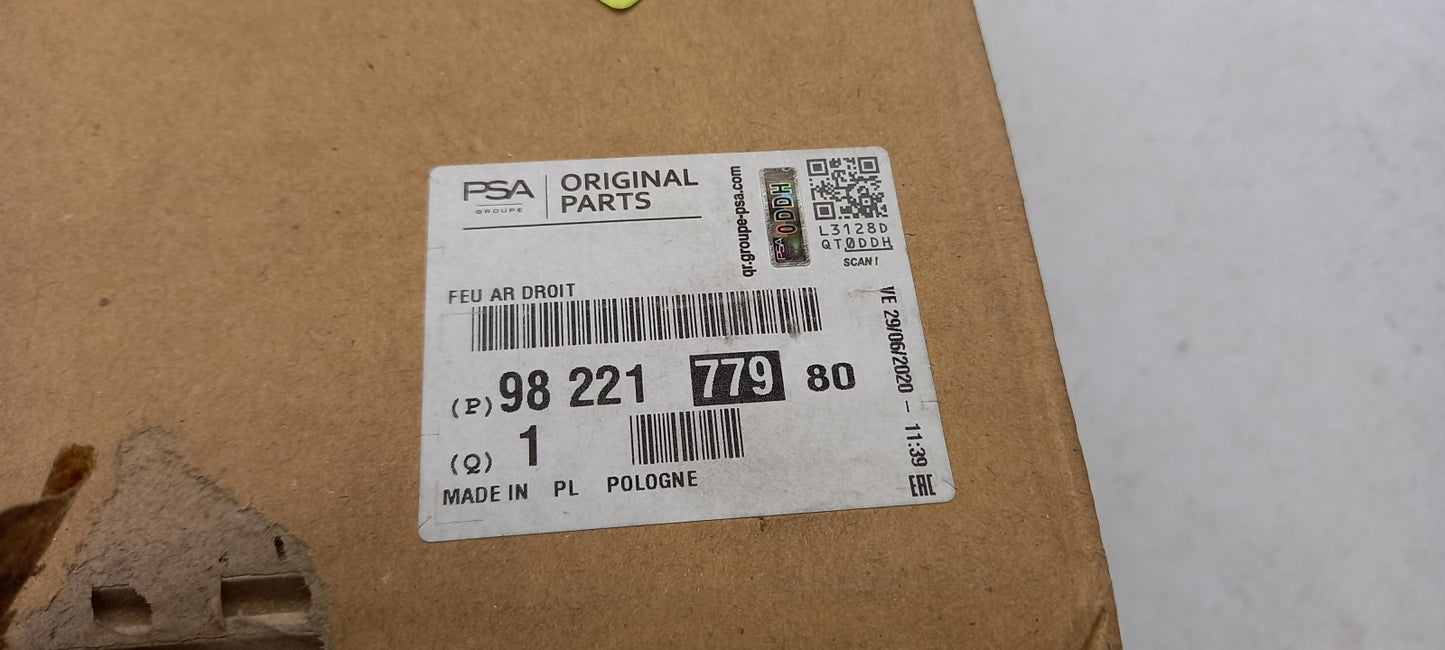Original CITROEN DS3 Crossback Heckleuchte Rücklicht außen rechts 9822177980