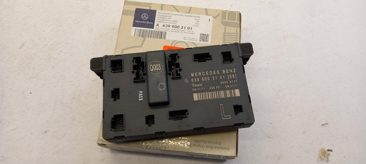 Original MERCEDES-BENZ Vito Viano W639 Türteuergerät vorne links A6399003101