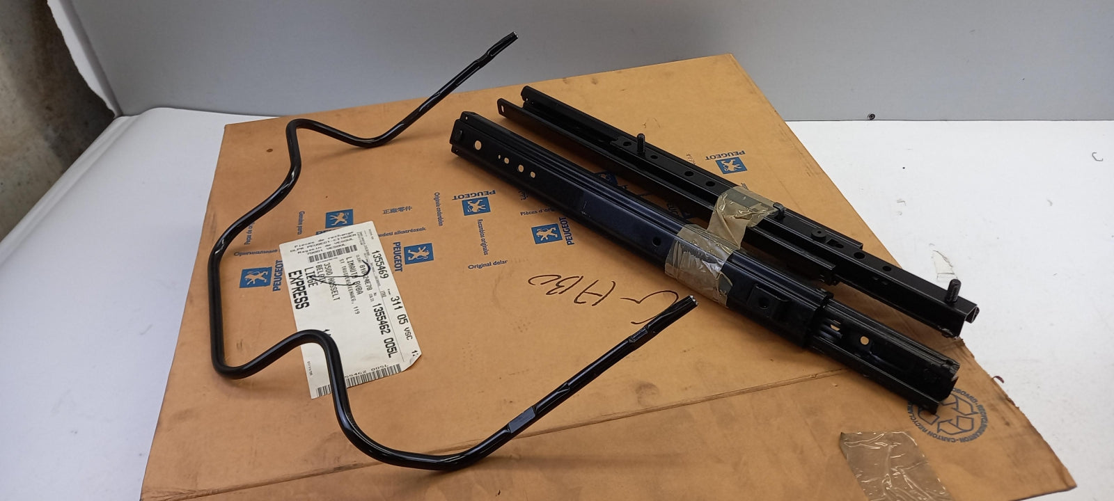 Original PEUGEOT 307 (T5) CITROEN C3 C4 Sitzschiene vorne rechts 8916P3