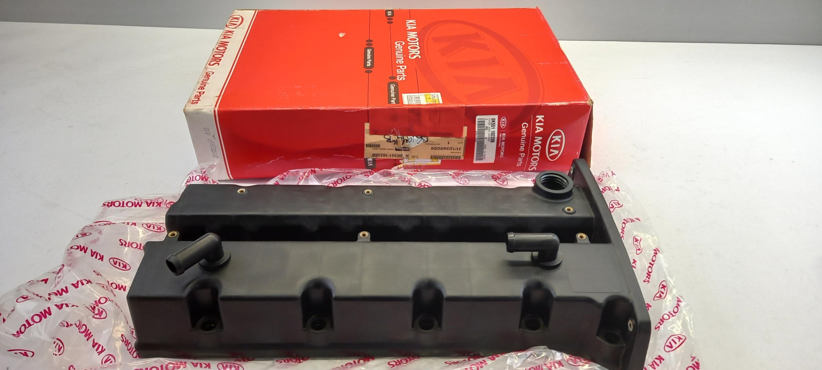 Original OE HYUNDAI/KIA valve cover 0K55110220B 