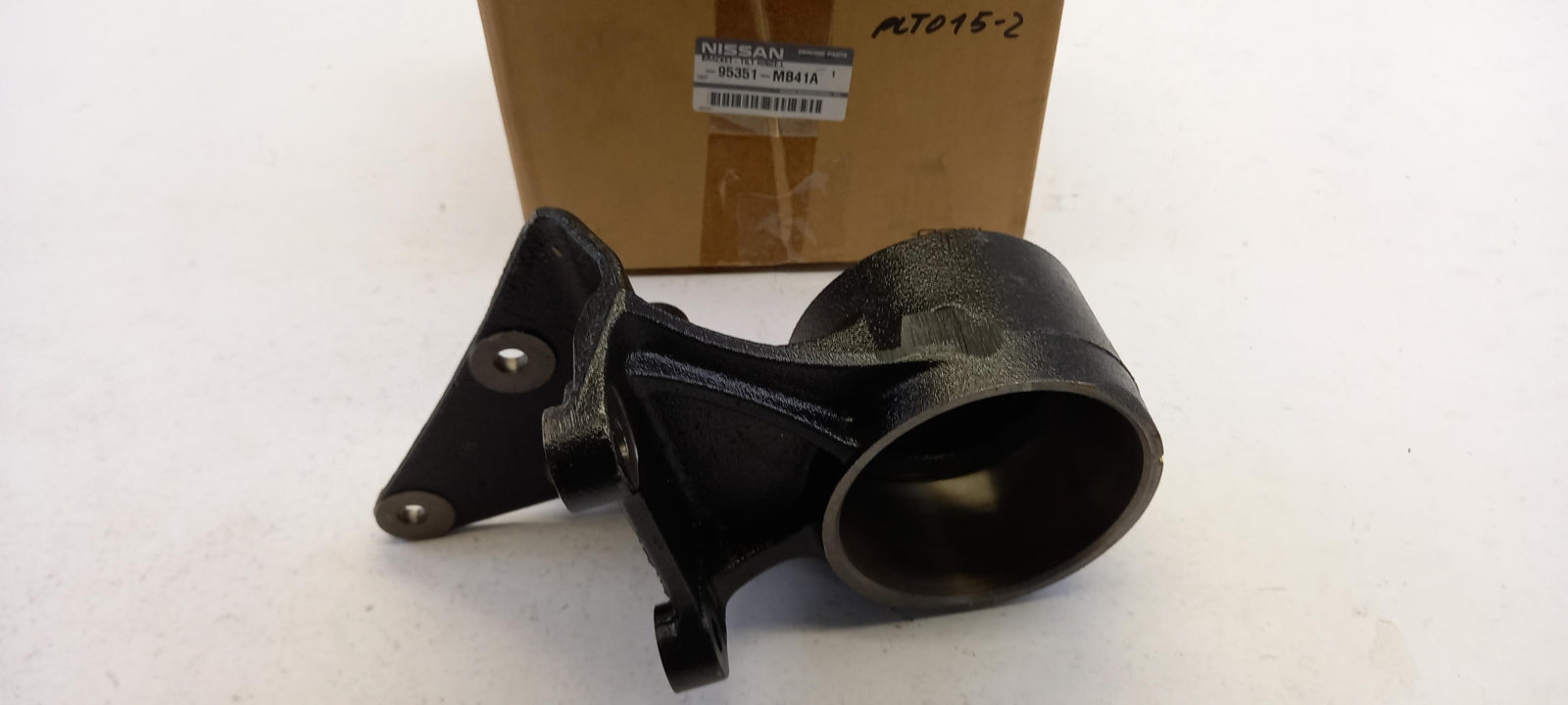 Original NISSAN Cabstar 2006-2015 Halter 95351MB41A