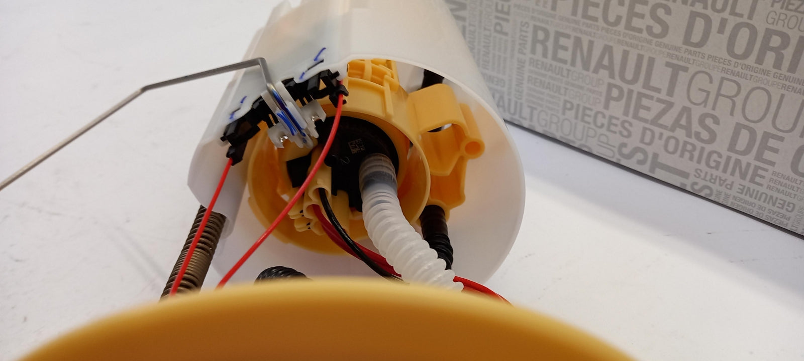 Original NISSAN NV400 X62 M9T 2.3 dCi Kraftstofffördereinheit 1704200Q2C