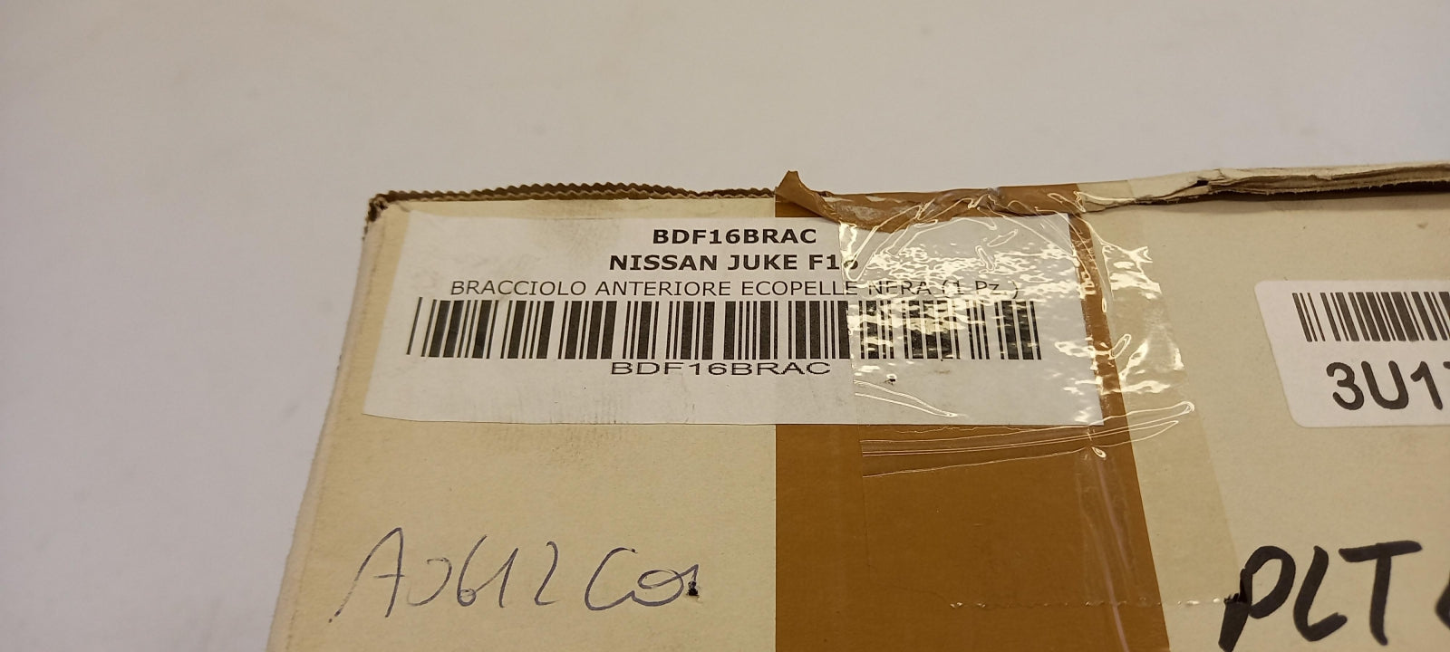 Original NISSAN Juke F16 Armlehne Schwarz BDF16BRAC