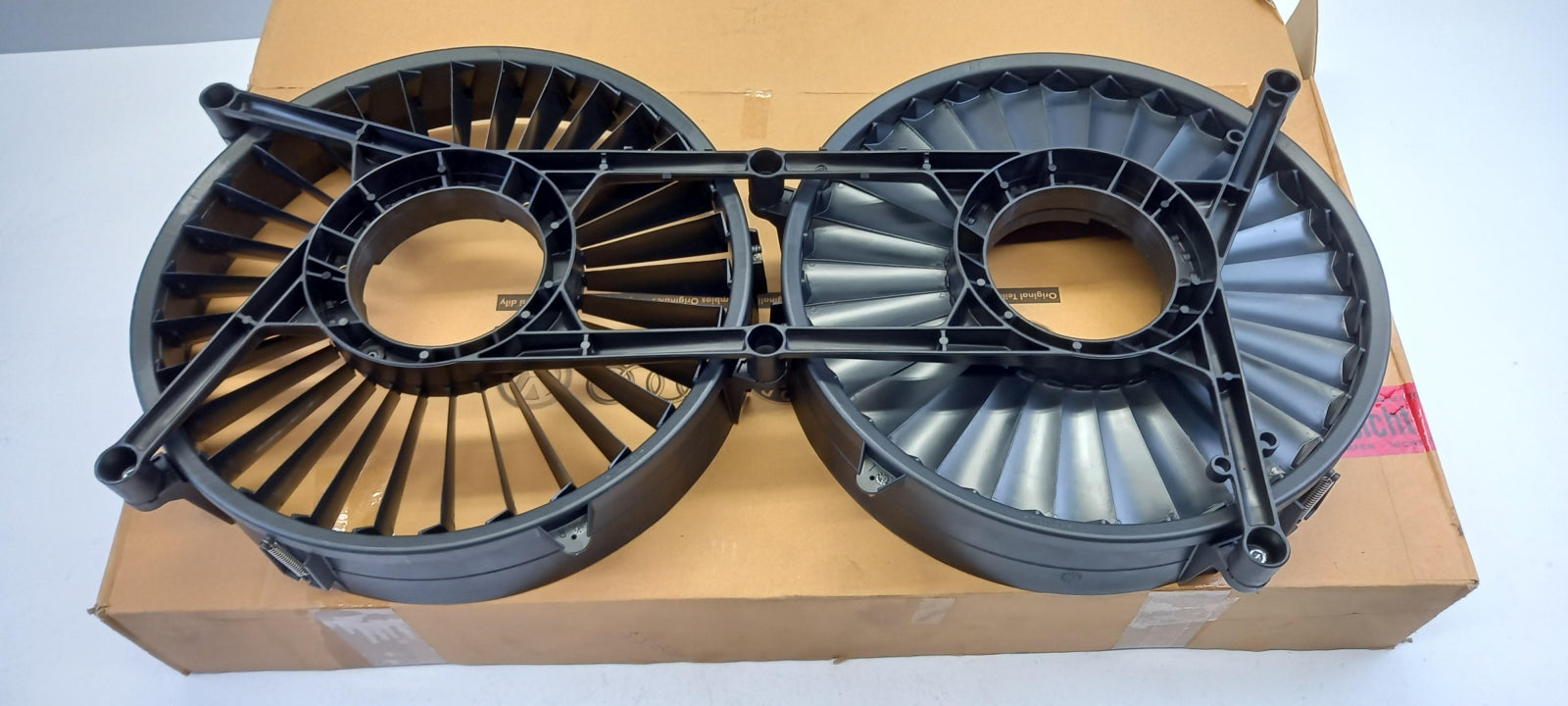 Original VW Transporter T4 Motorkühlung Lüfter Absperring 7D0121165