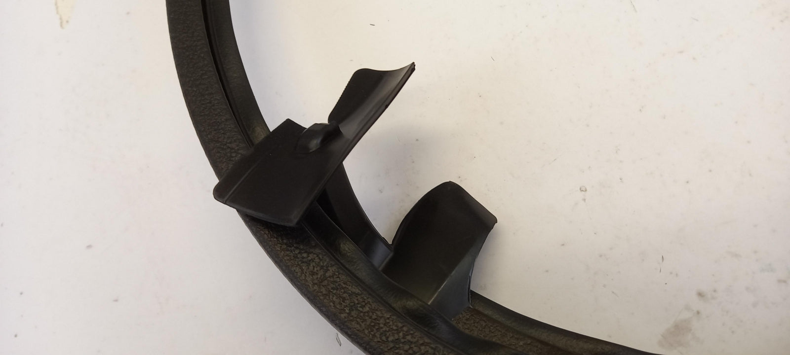 Original OE OPEL Heckklappen Dichtung 93168107