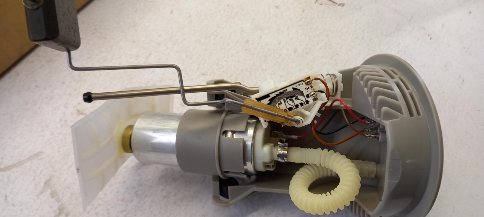 Original BMW 3er E36 Kraftstoffpumpe Fördereinheit rechts 16141182846