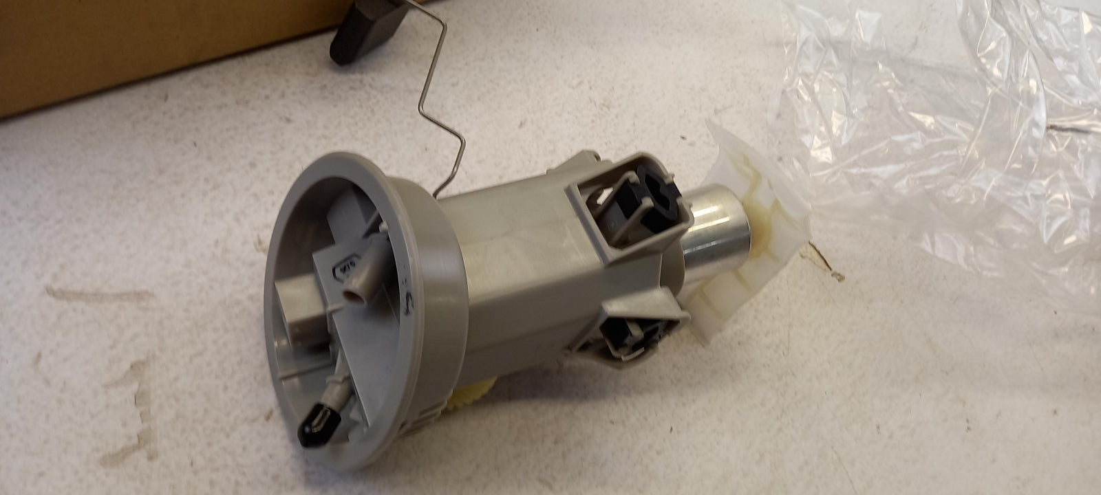 Original BMW 3er E36 Kraftstoffpumpe Fördereinheit rechts 16141182846