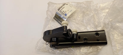 Original OPEL Movano B Schiebetür Rollenführung 95526522