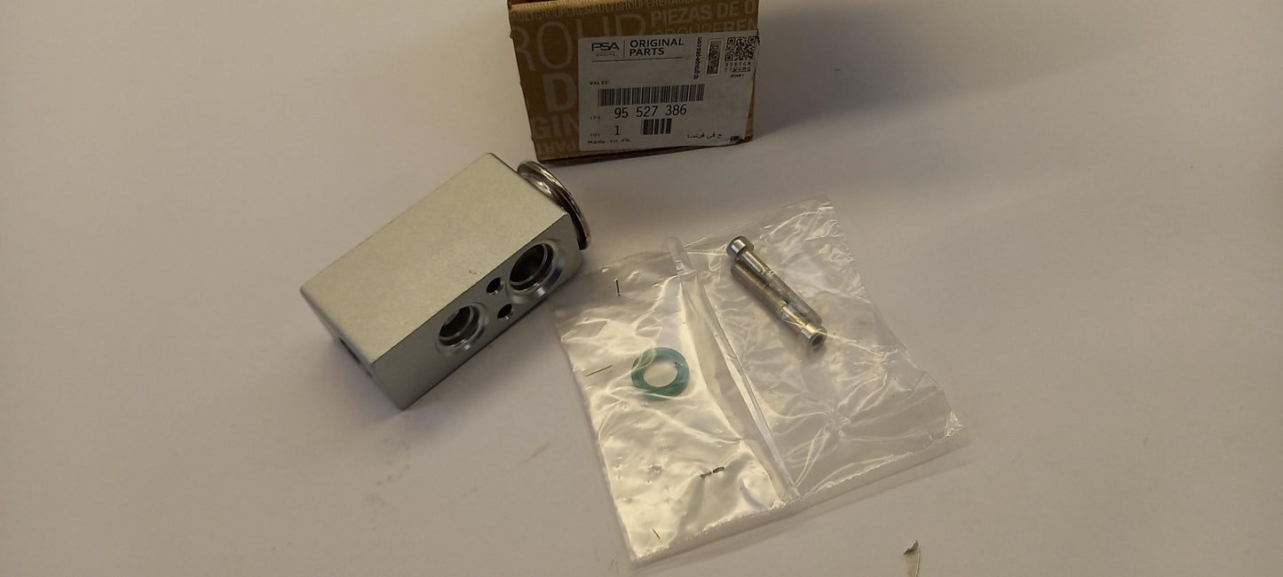 Original OPEL Movano 2.3 CDTi 16V FWD Klimaanlage Expansionsventil 95527386