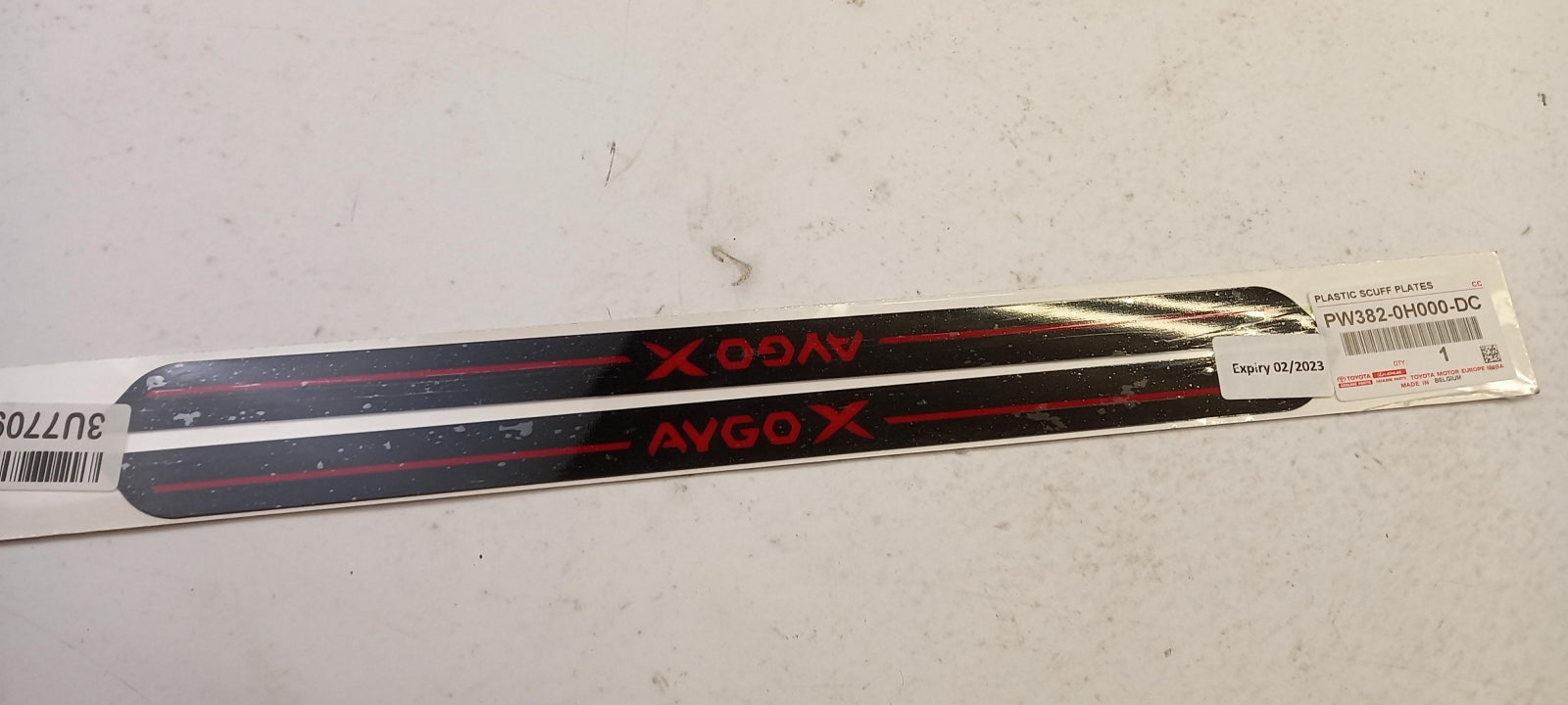 Original TOYOTA Aygo X Einstiegsleisten Satz PW3820H000DC
