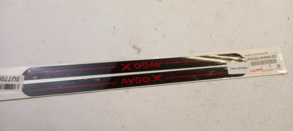 Original TOYOTA Aygo X Einstiegsleisten Satz PW3820H000DC