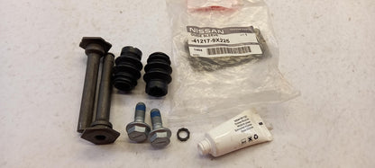 Original NISSAN Cabstar Bremssattel Führungshülsensatz 412179X225