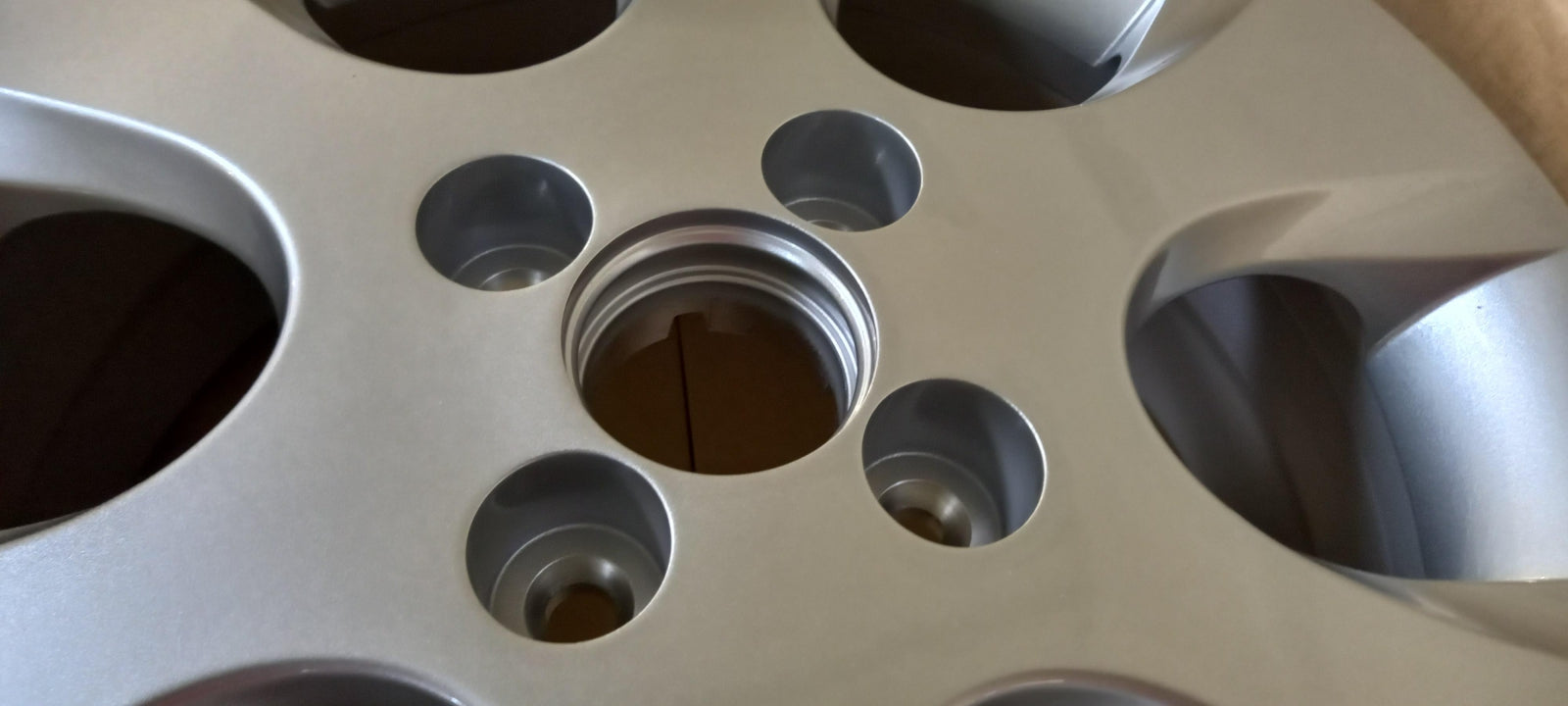 Original HYUNDAI i20 08-12 Alufelge 6Jx15 ET52 529101J201