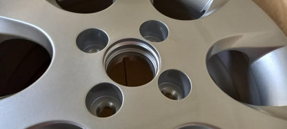 Original HYUNDAI i20 08-12 Alufelge 6Jx15 ET52 529101J201