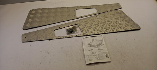 Original LAND ROVER Defender (L316) 2007-2016 Kotflügelauflage Alum LR005230