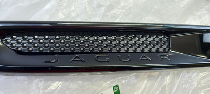 Original JAGUAR XE X760 Frontflügel links Lüftungsfinisher T4N23529