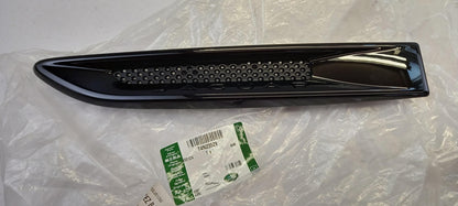Original JAGUAR XE X760 Frontflügel links Lüftungsfinisher T4N23529