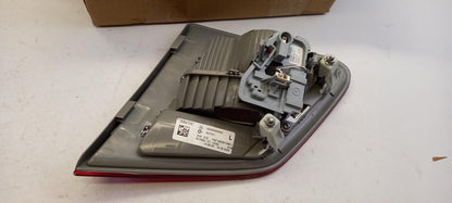 Original MERCEDES-BENZ B-klasse W246 W242 Heckleuchte innen links A2469066300