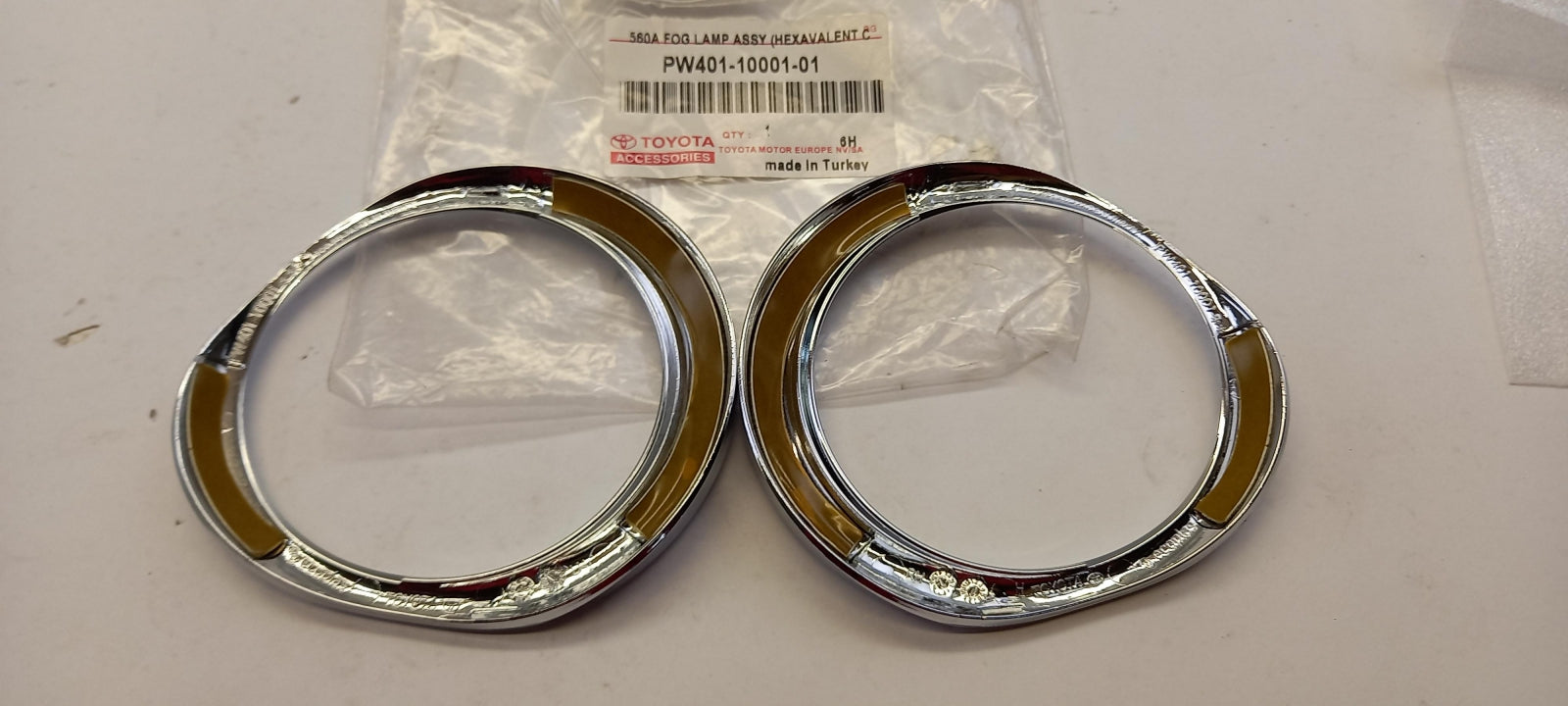 Original TOYOTA C-HR 2016> Nebelscheinwerfer Rahmen PW4011000101