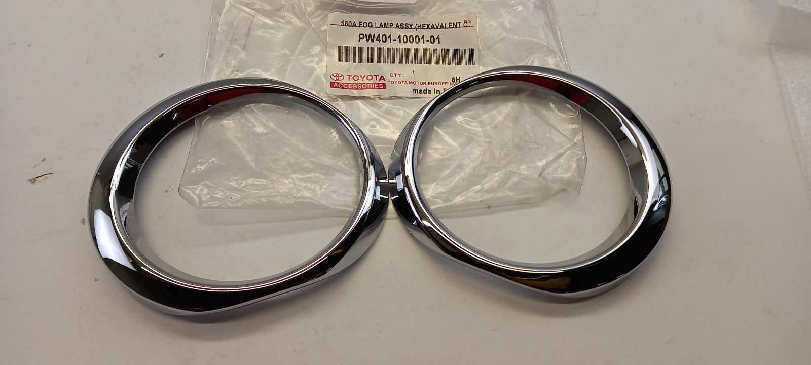 Original TOYOTA C-HR 2016> Nebelscheinwerfer Rahmen PW4011000101