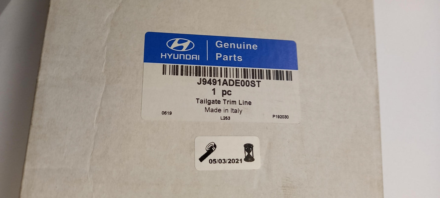 Original HYUNDAI Kona Hybrid Heckklappe Zierleiste Silber J9491ADE00ST