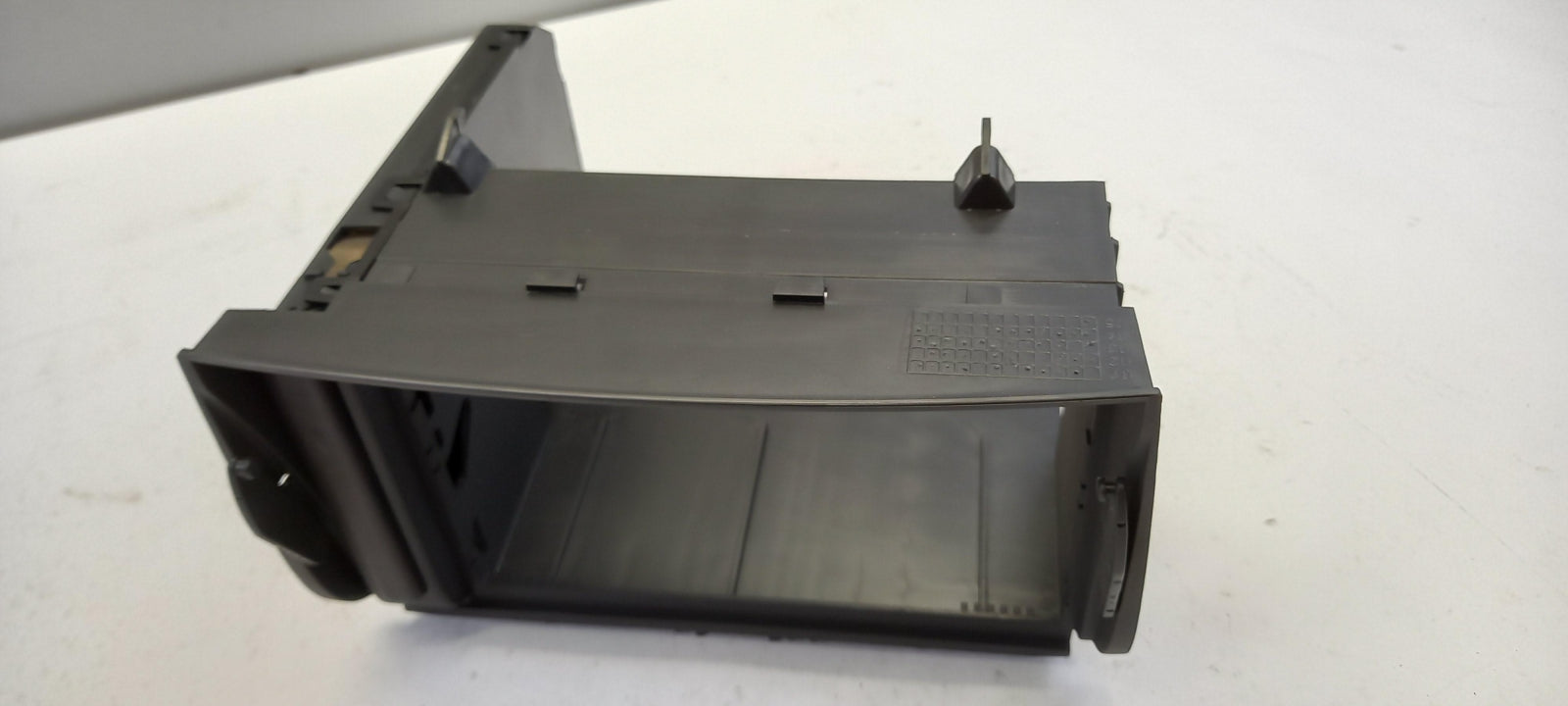 Original RENAULT Laguna II Radiofach Armaturenbrett Verkleidung 7701049449