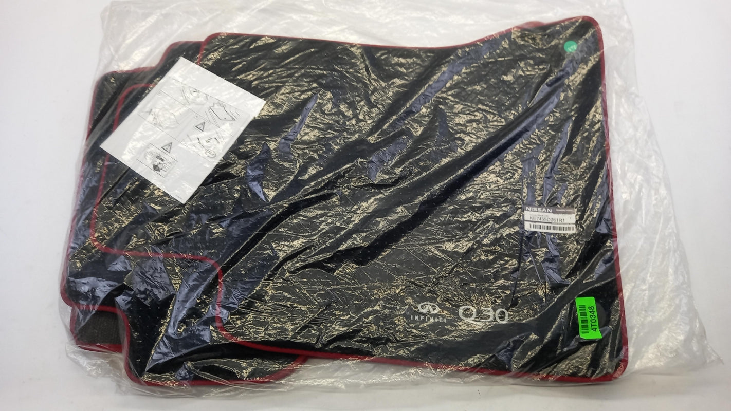 Original NISSAN Infiniti QX30 VEL MAT RED LHD Fußmattensatz KE7455D081R1