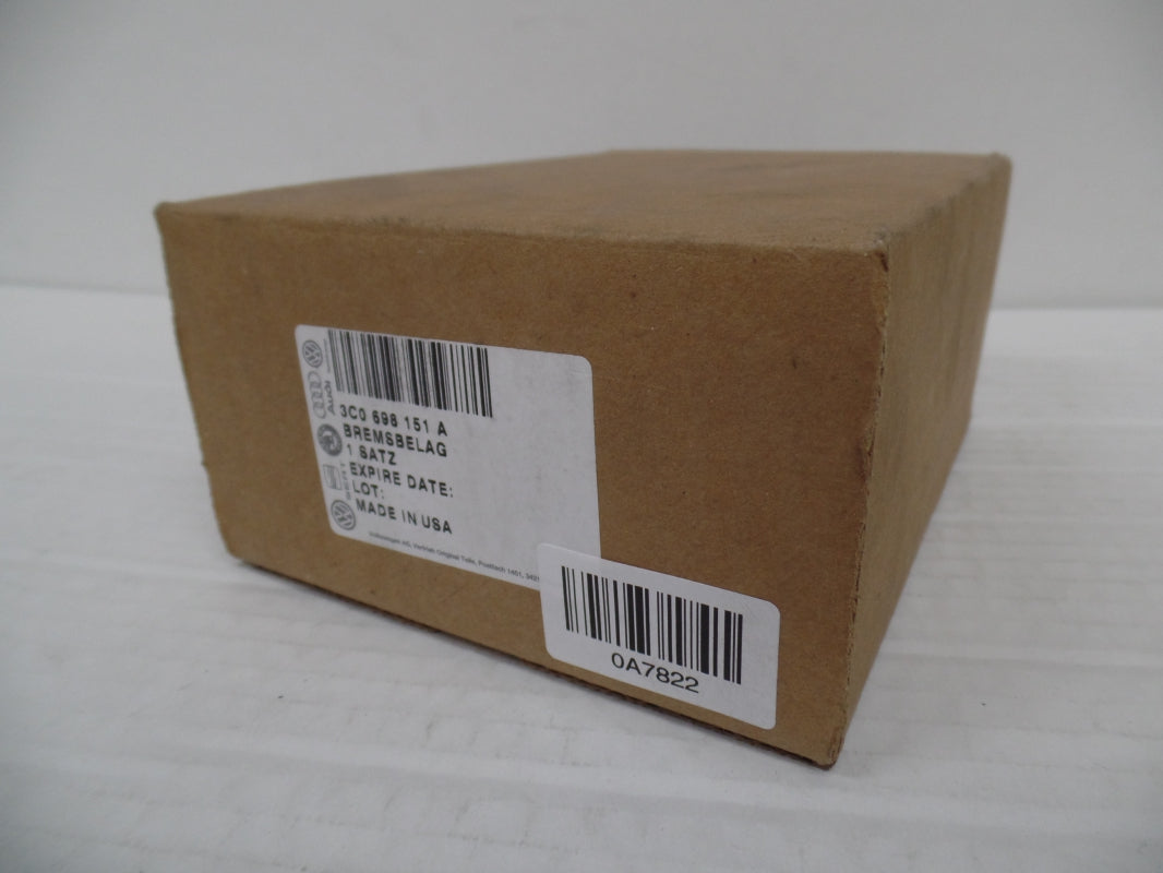 Original AUDI A3 VW Eos Golf Jetta Passat B6 Touran Bremsbeläge vorne 3C0698151A