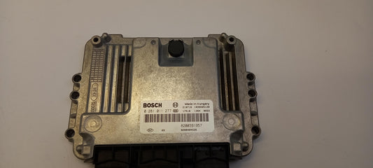 Original RENAULT Master Mascott 3.0 DCI Motorsteuergerät 8200404535