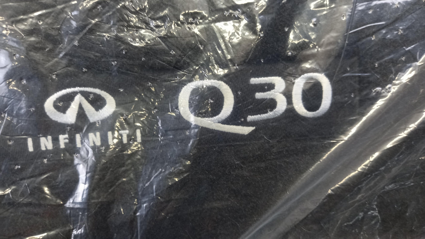 Original NISSAN Infiniti QX30 VEL MAT RED LHD Fußmattensatz KE7455D081R1