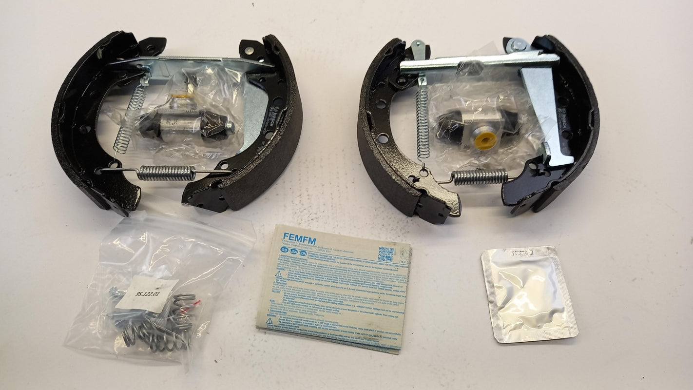 BOSCH für VW Golf III Jetta II SEAT Ibiza III Bremsbackensatz Hinten 0204114546