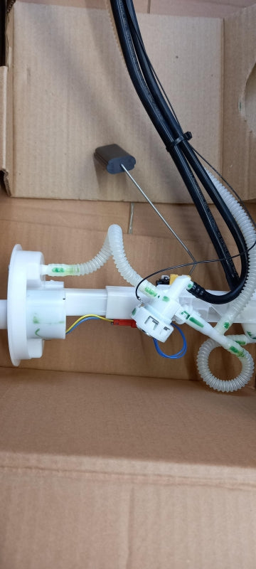 Original BMW X5 E70 F15 X6 E71 F16 Fördereinheit mit Tankgeber links 16117366123