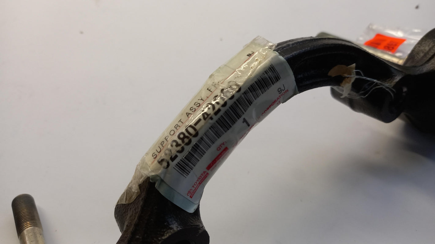 Original TOYOTA RAV4 00-05 Differential Befestigung hinten 5238042060