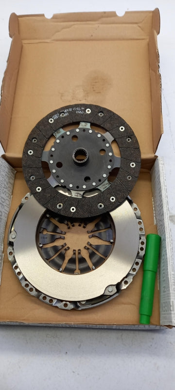 Original NISSAN Juke F15 Pulsar C13 Qashqai J11 1.5 dCi Kupplungssatz 3020500Q0F