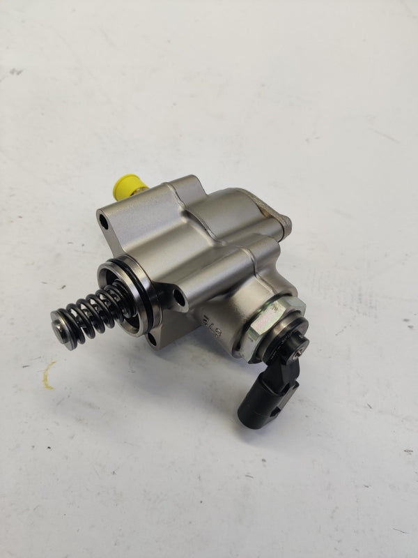 Original AUDI R8 Coupe/Spider 07-12 Einspritzpumpe rechts 079127026AA